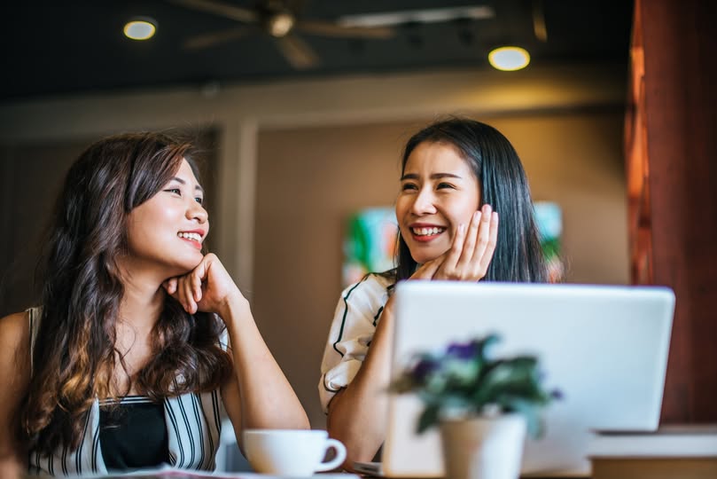 9 Cara Ngomong yang Bikin Kamu Disenangi & Disegani Banyak Orang